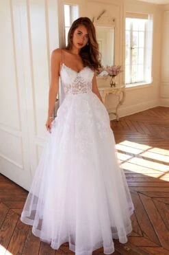 Juliet JT2482SW Floor Length A-Line Lace/Tulle Wedding Ball Gown(Juliet Jt2482sw Floor Length A Line Lace Tulle Wedding Ball Gown)