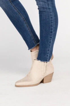 GWEN Suede Ankle Boots(Gwen Suede Ankle Boots)