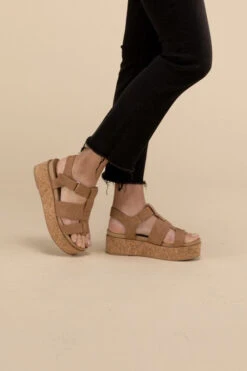 AMENDA-S Platform Sandal Wedge(Amenda S Platform Sandal Wedge) -Discount Dress Shops 9d89e0ff bdc9 4404 9c4f e05e1817f95e c36ff470 7d3d 41a2 961f 5a22f6984985