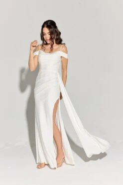 Eureka Fashion EK107 Long Off Shoulder Cowl Neckline Formal Gown(Eureka Fashion Ek107 Long Off Shoulder Cowl Neckline Formal Gown)