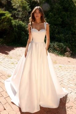 Nox Anabel JW981 Long Sleeveless Corset A-Line Wedding Ball Gown(Nox Anabel Jw981 Long Sleeveless Corset A Line Wedding Ball Gown)