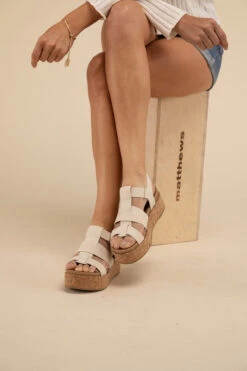 AMENDA-S Platform Sandal Wedge(Amenda S Platform Sandal Wedge) -Discount Dress Shops ee969ebd c9d4 4fb6 a10d 5331d18d48dd